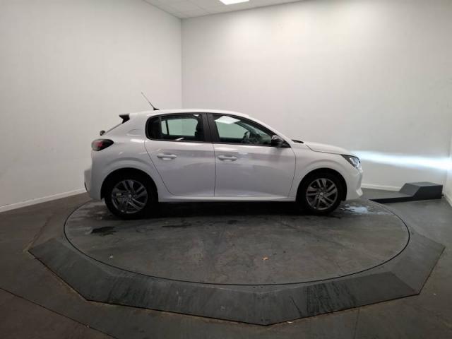 Peugeot 208 image 9