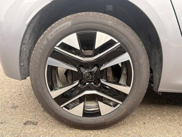 Peugeot 208 image 6