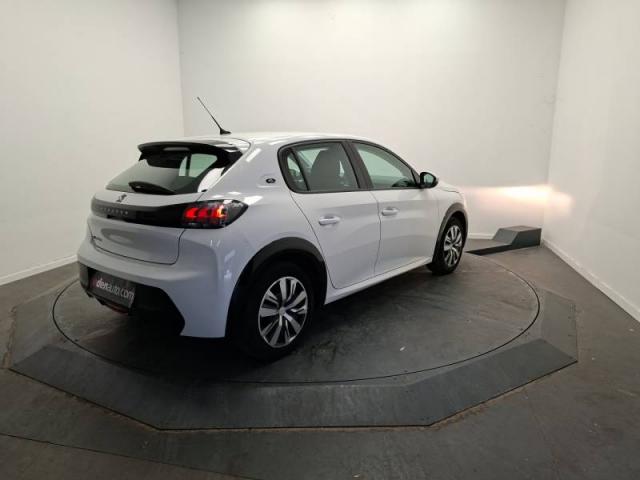 Peugeot 208 image 1