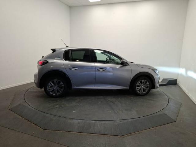 Peugeot 208 image 8