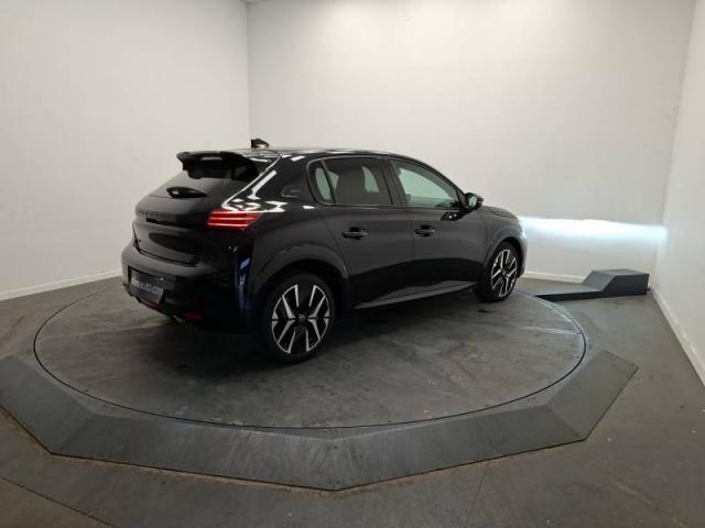 Peugeot 208 image 8