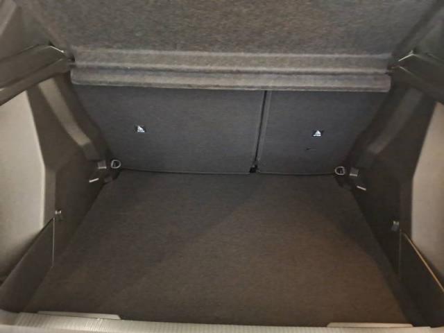 Peugeot 2008 image 8