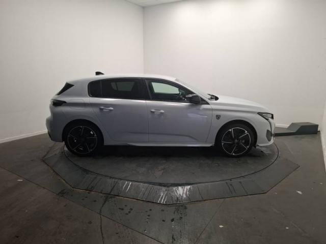Peugeot 308 image 2