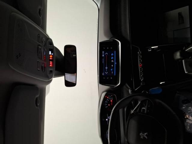 Peugeot 208 image 4