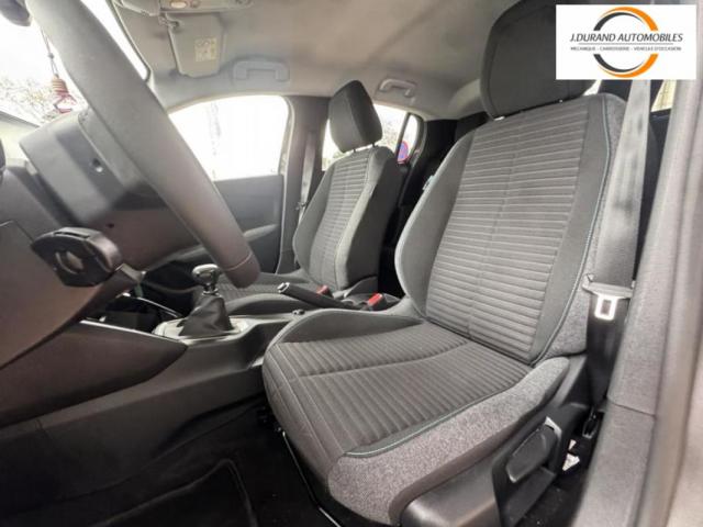 Peugeot 208 image 6