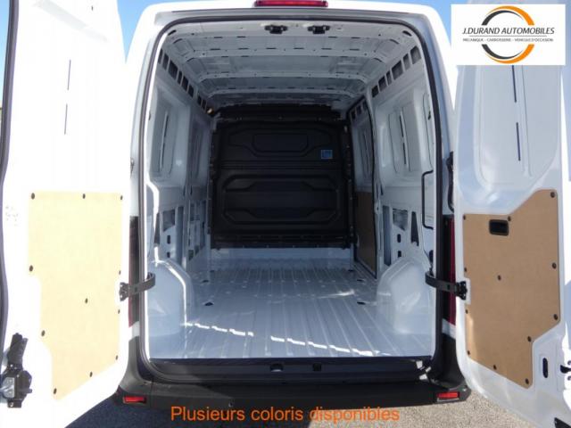 Renault Master image 2