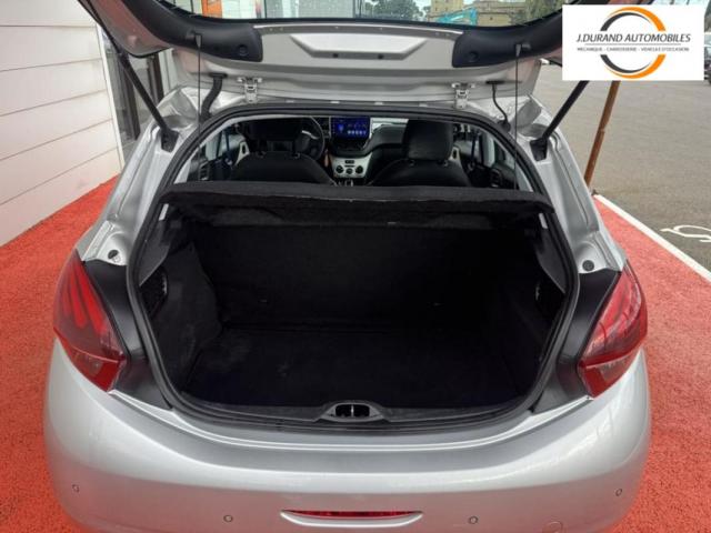 Peugeot 208 image 6