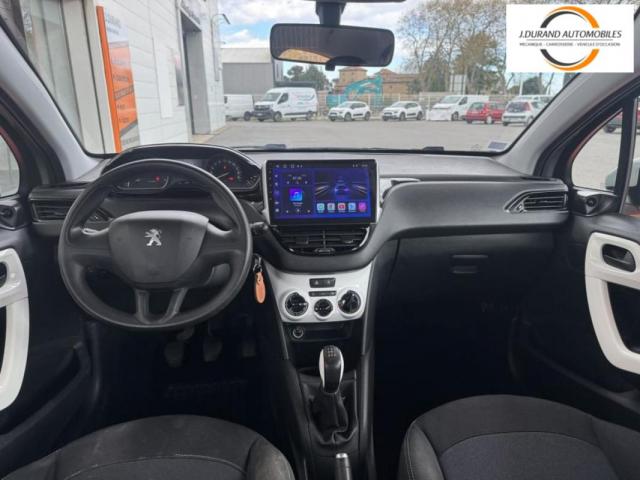 Peugeot 208 image 8