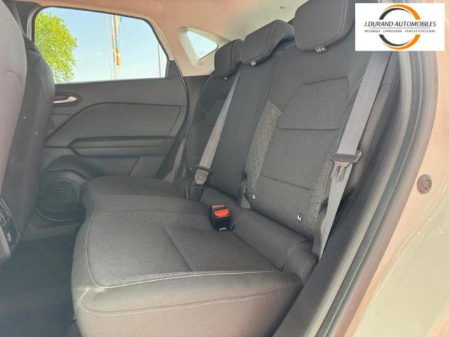 Renault Captur image 8