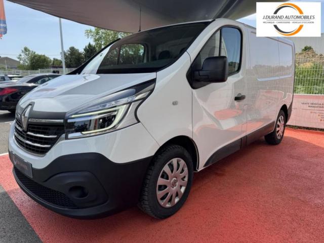 Renault Trafic image 2