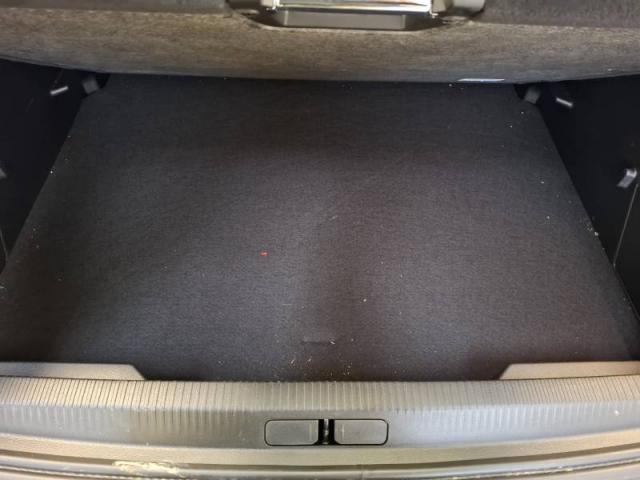Peugeot 2008 image 8