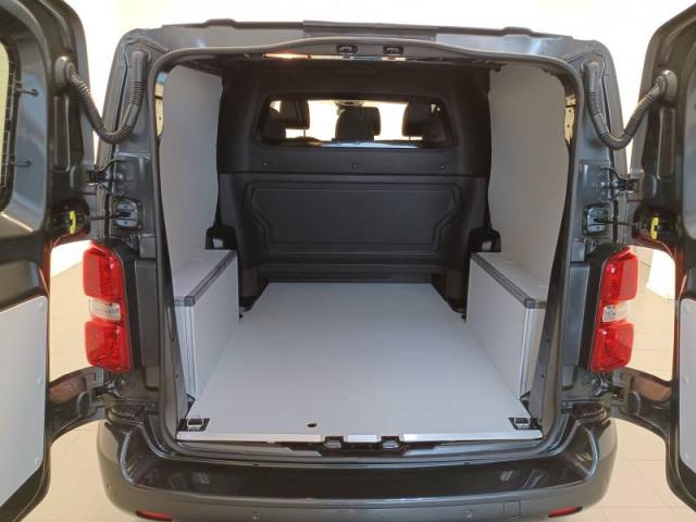 Peugeot Expert image 2