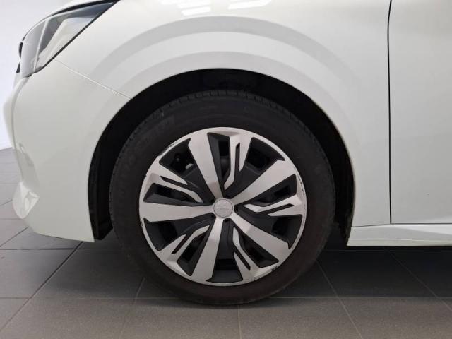 Peugeot 208 image 8