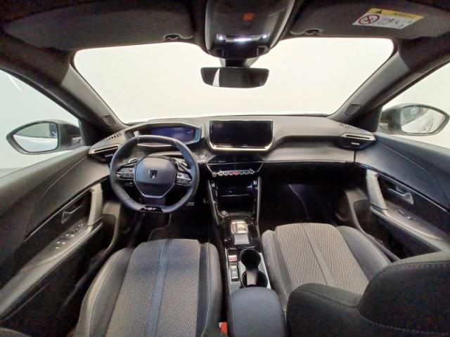 Peugeot 2008 image 8