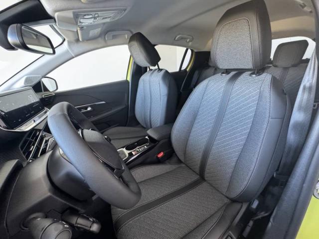 Peugeot 208 image 8