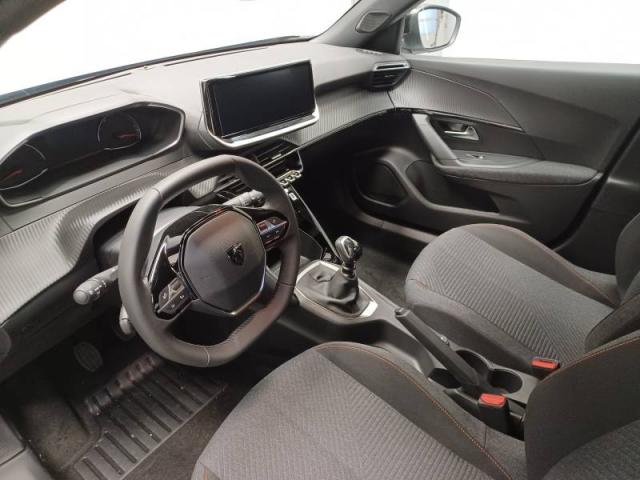 Peugeot 2008 image 2