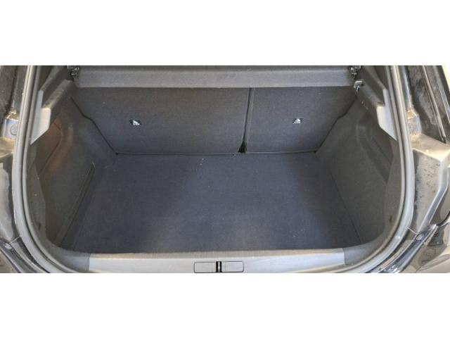 Peugeot 208 image 8