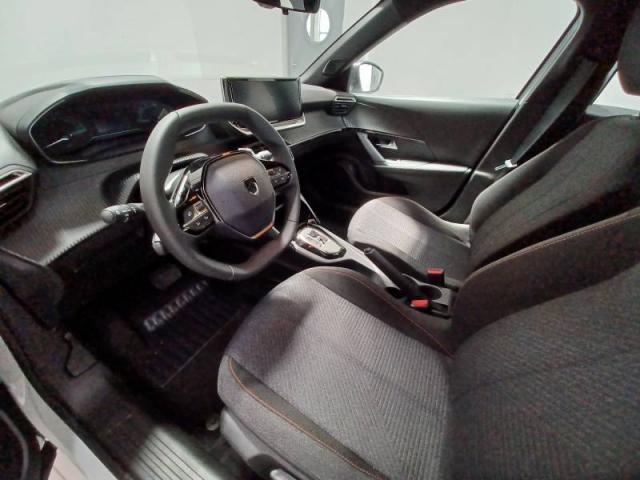 Peugeot 2008 image 2