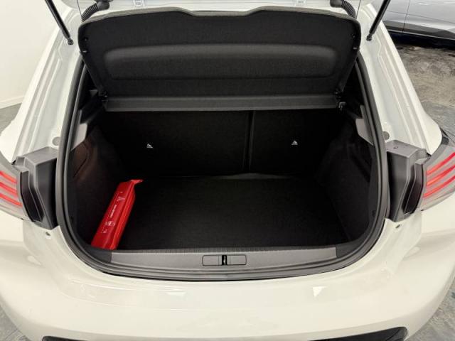 Peugeot 208 image 9