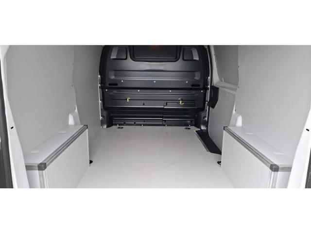 Peugeot Expert image 2