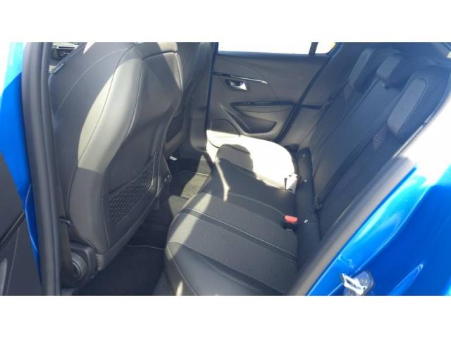 Peugeot 208 image 8
