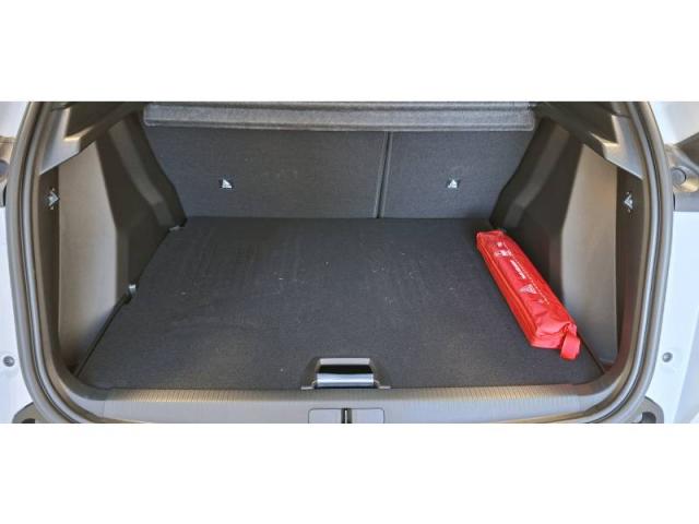 Peugeot 2008 image 8