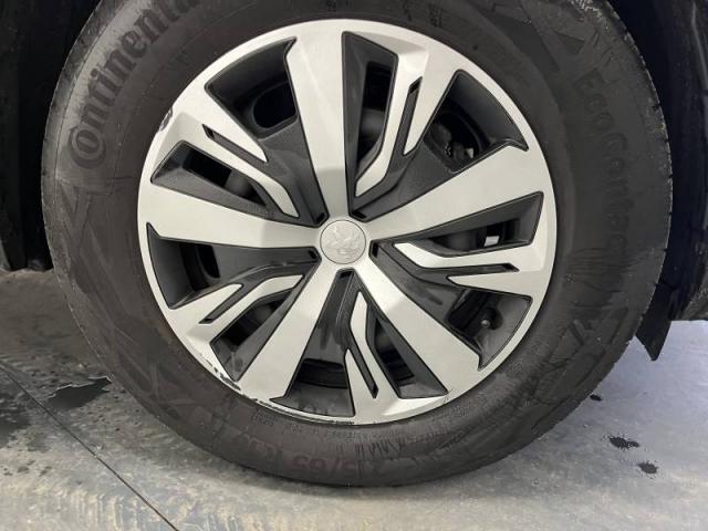 Peugeot 2008 image 3