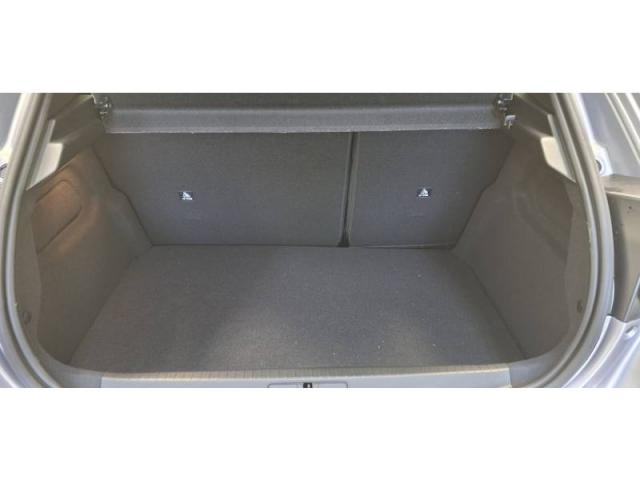 Peugeot 208 image 9