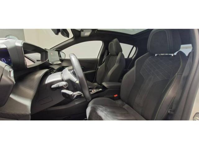 Peugeot 208 image 9