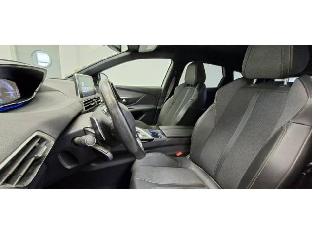 Peugeot 3008 image 2