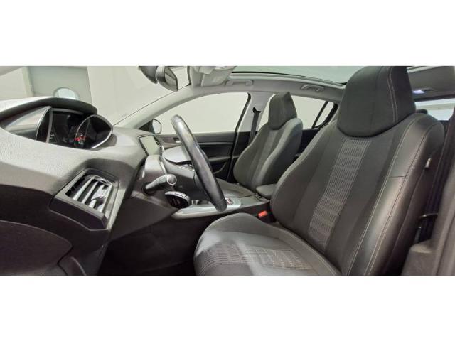 Peugeot 308 image 2