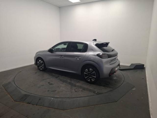 Peugeot 208 image 9