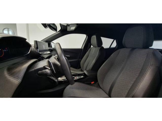 Peugeot 2008 image 8