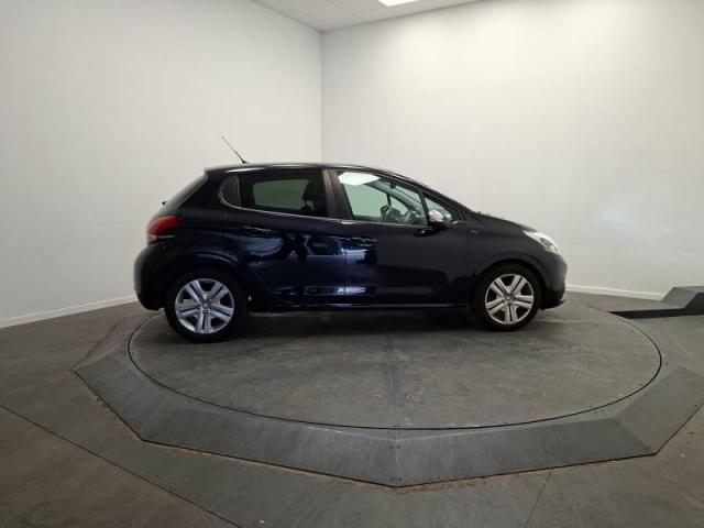 Peugeot 208 image 1