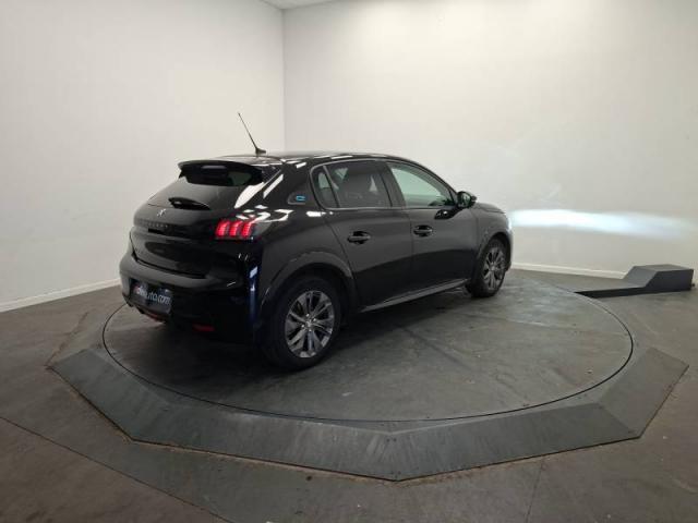 Peugeot 208 image 6