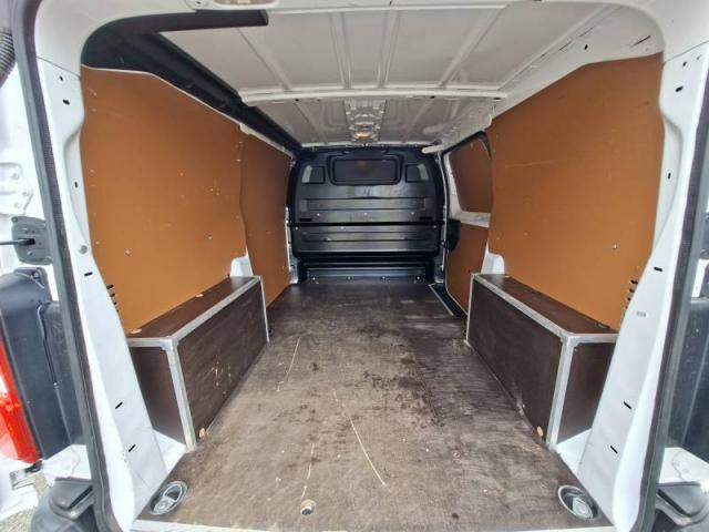 Peugeot Expert image 2