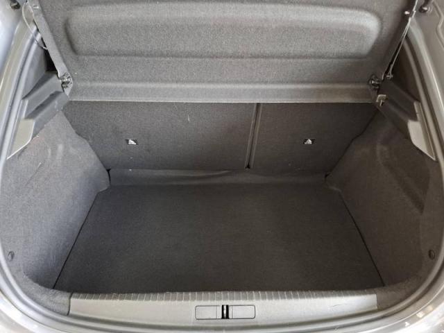 Peugeot 208 image 7