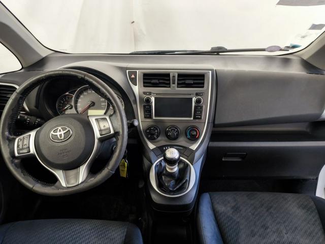 Toyota Verso-S image 2