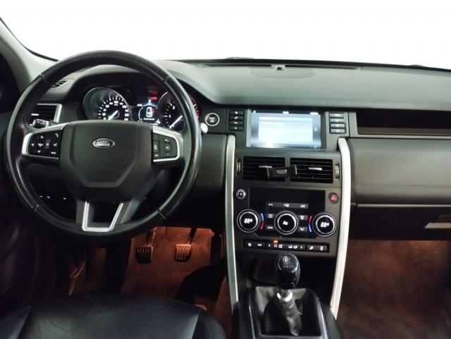 Land Rover Discovery Sport image 2