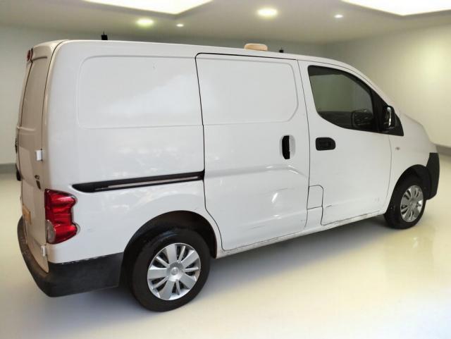 Nissan Nv200 image 2