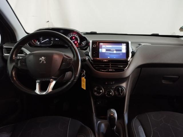 Peugeot 2008 image 2