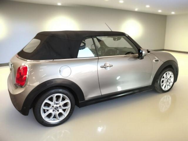 Mini Cooper image 1