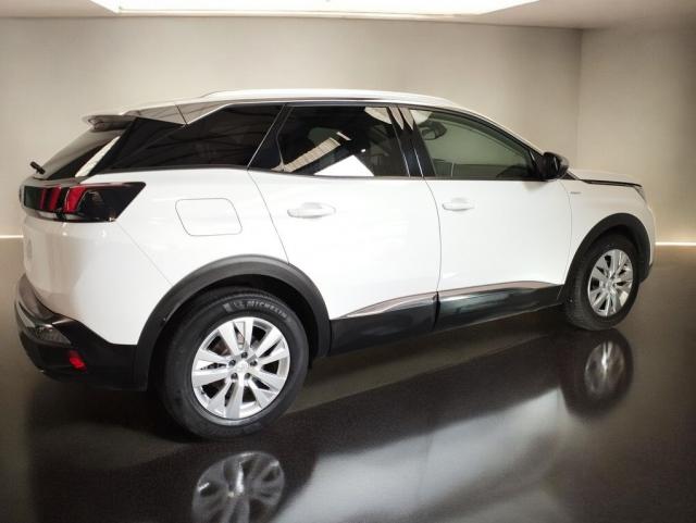 Peugeot 3008 image 1