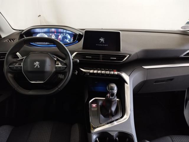 Peugeot 3008 image 2