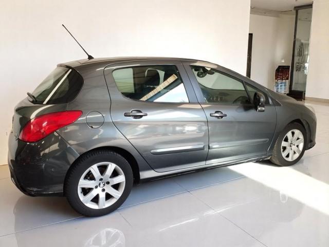 Peugeot 308 image 2