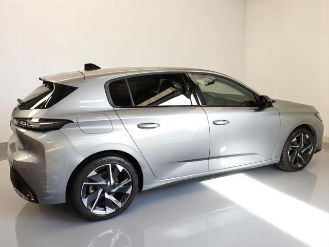 Peugeot 308 image 2