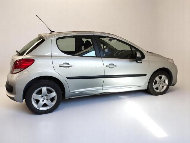 Peugeot 207 image 1