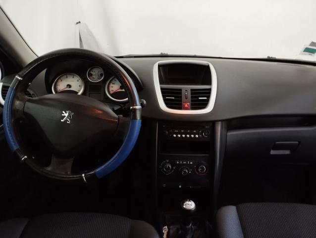 Peugeot 207 image 2