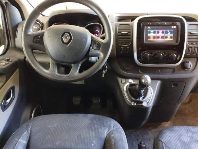 Renault Trafic image 2
