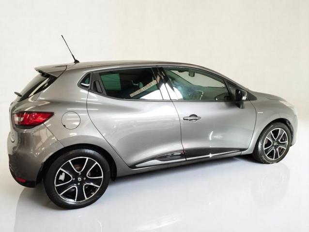 Renault Clio image 2